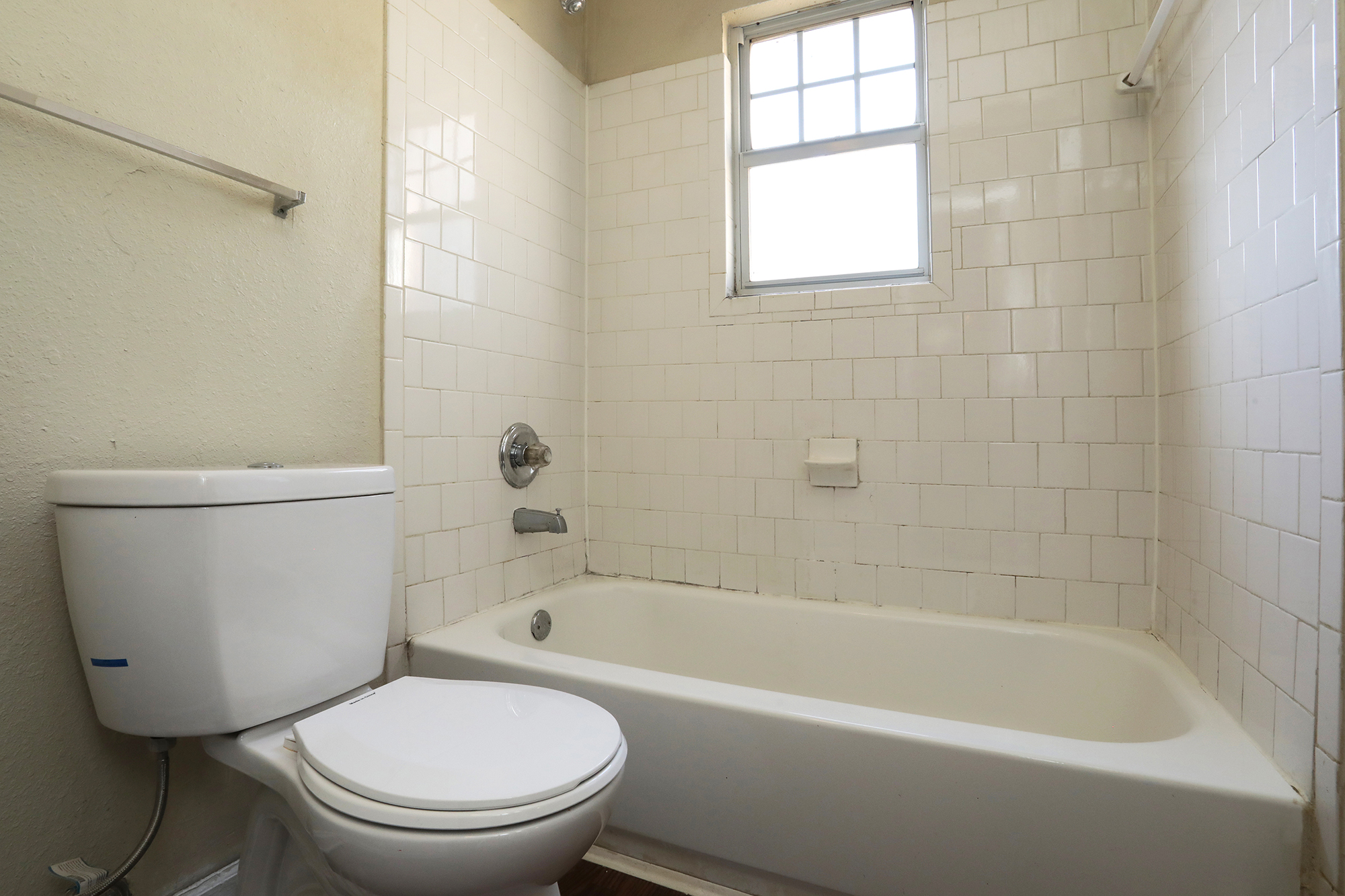 The Terraces & Highbury Court The Multifamily Advisory Group at